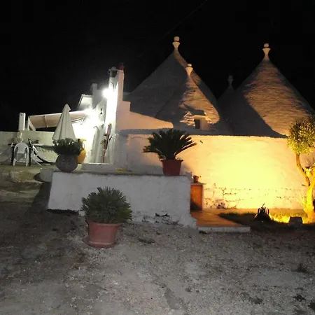 Feriehus Trullo Tre Coni *