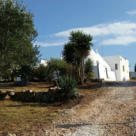 Feriehus Trullo Tre Coni *
