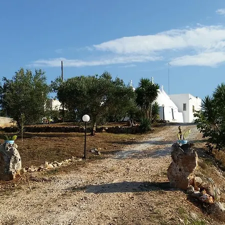 Feriehus Trullo Tre Coni *