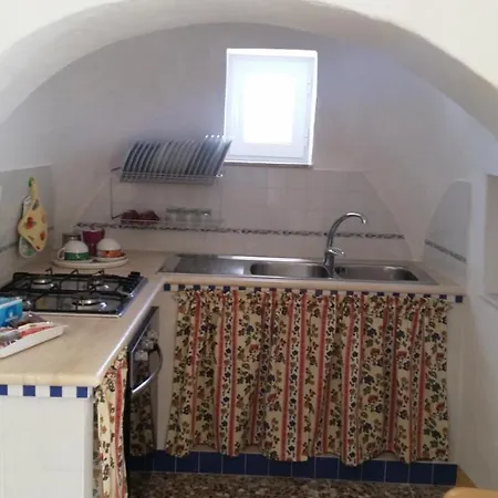 Feriehus Trullo Tre Coni